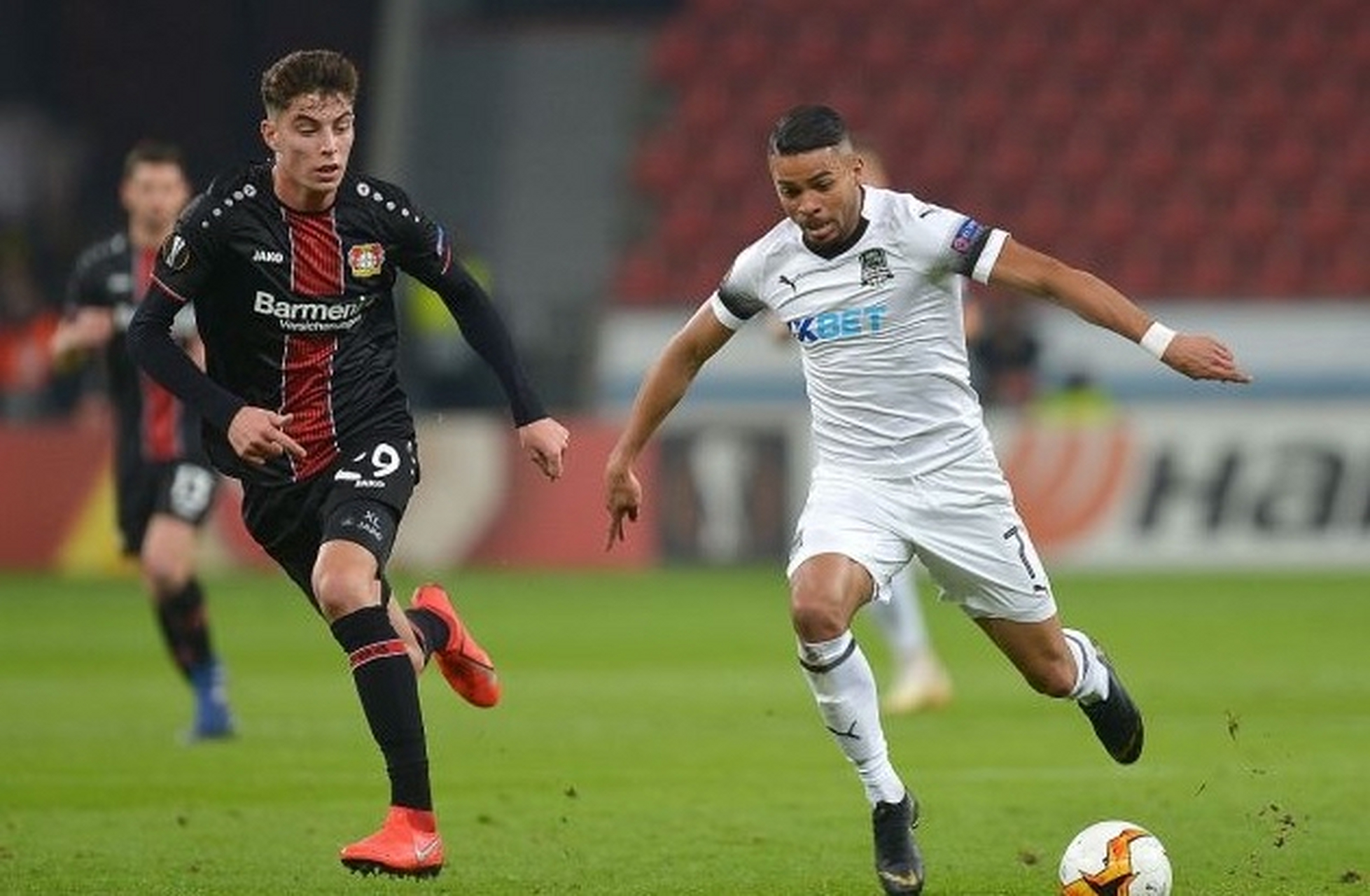 阿贾克斯对阵摩纳哥，争夺晋级良机