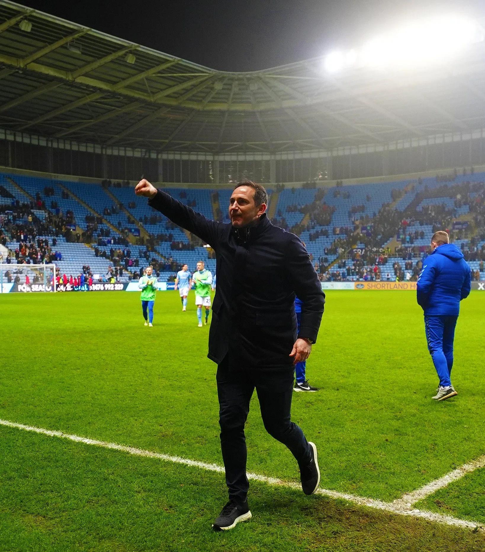 开云下载-利兹联冲刺英超冠军欧冠征程受阻