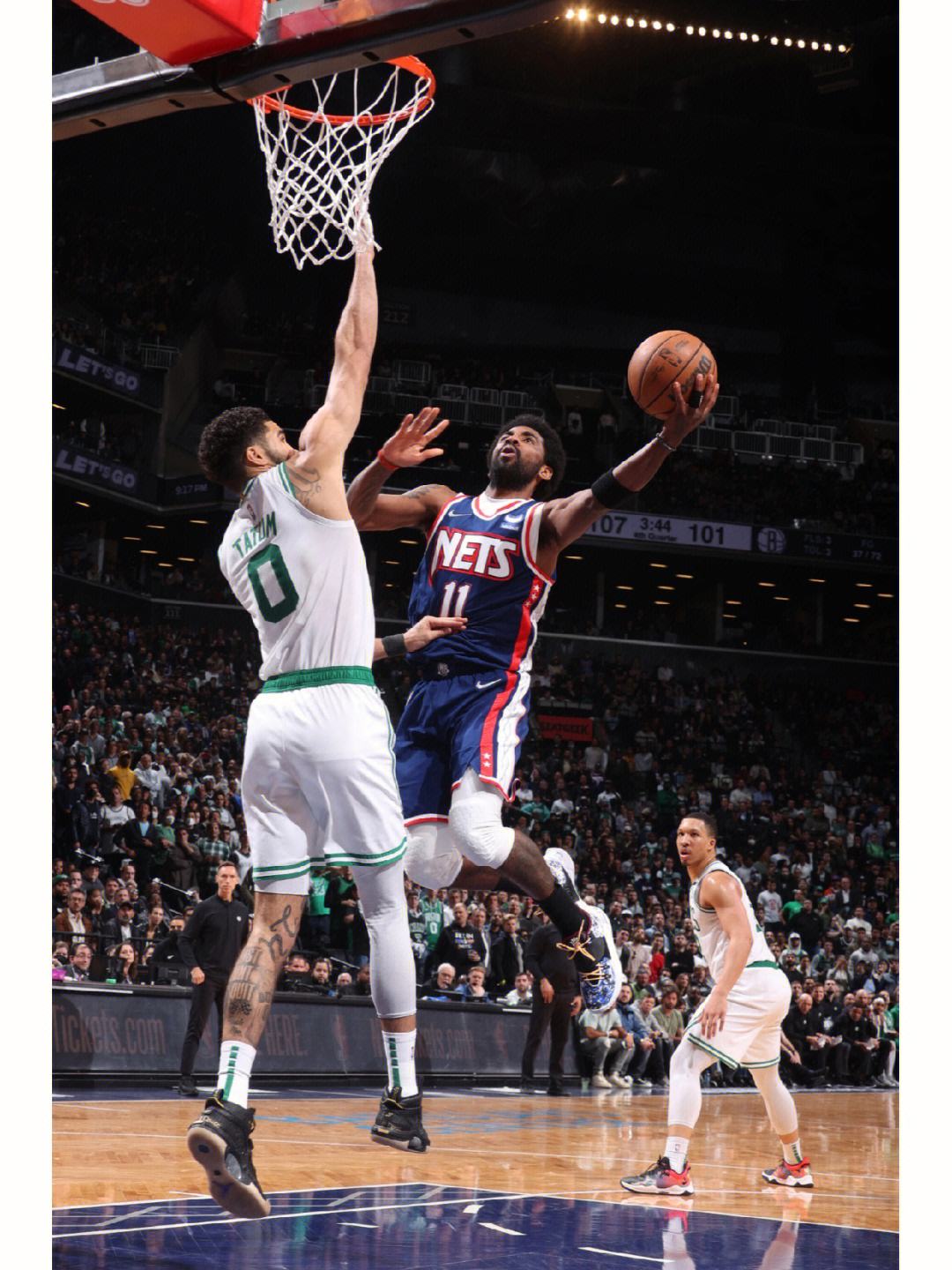 篮网大胜雄鹿,杜兰特取得分贡献 篮网大胜雄鹿,杜兰特取得分贡献