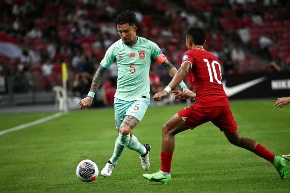 开云体育平台APP-关于亚洲足球领域碰撞火花，国产球员表现抢眼的信息