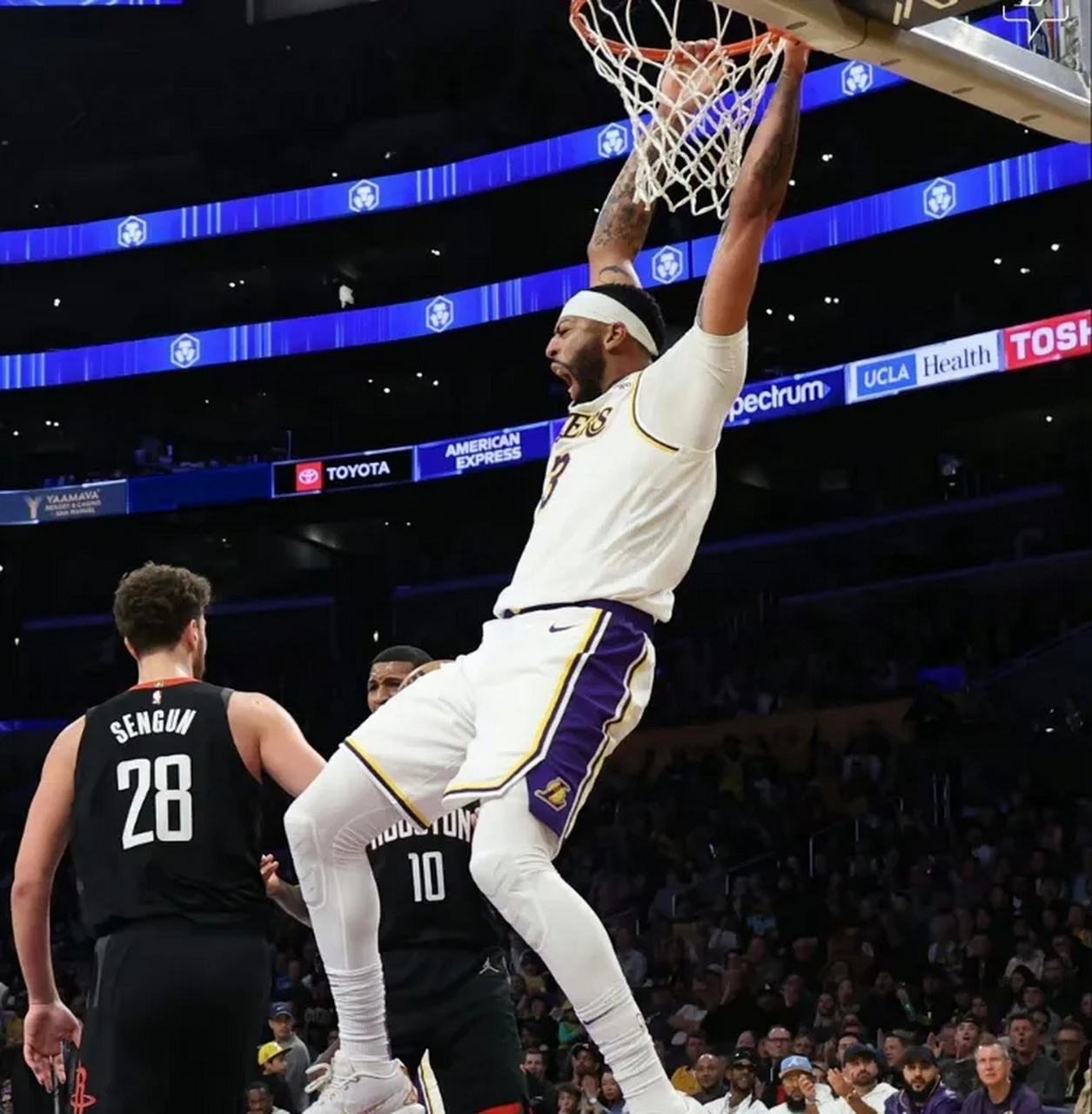 开云体育app-湖人战胜火箭，再次领先西部决赛的简单介绍