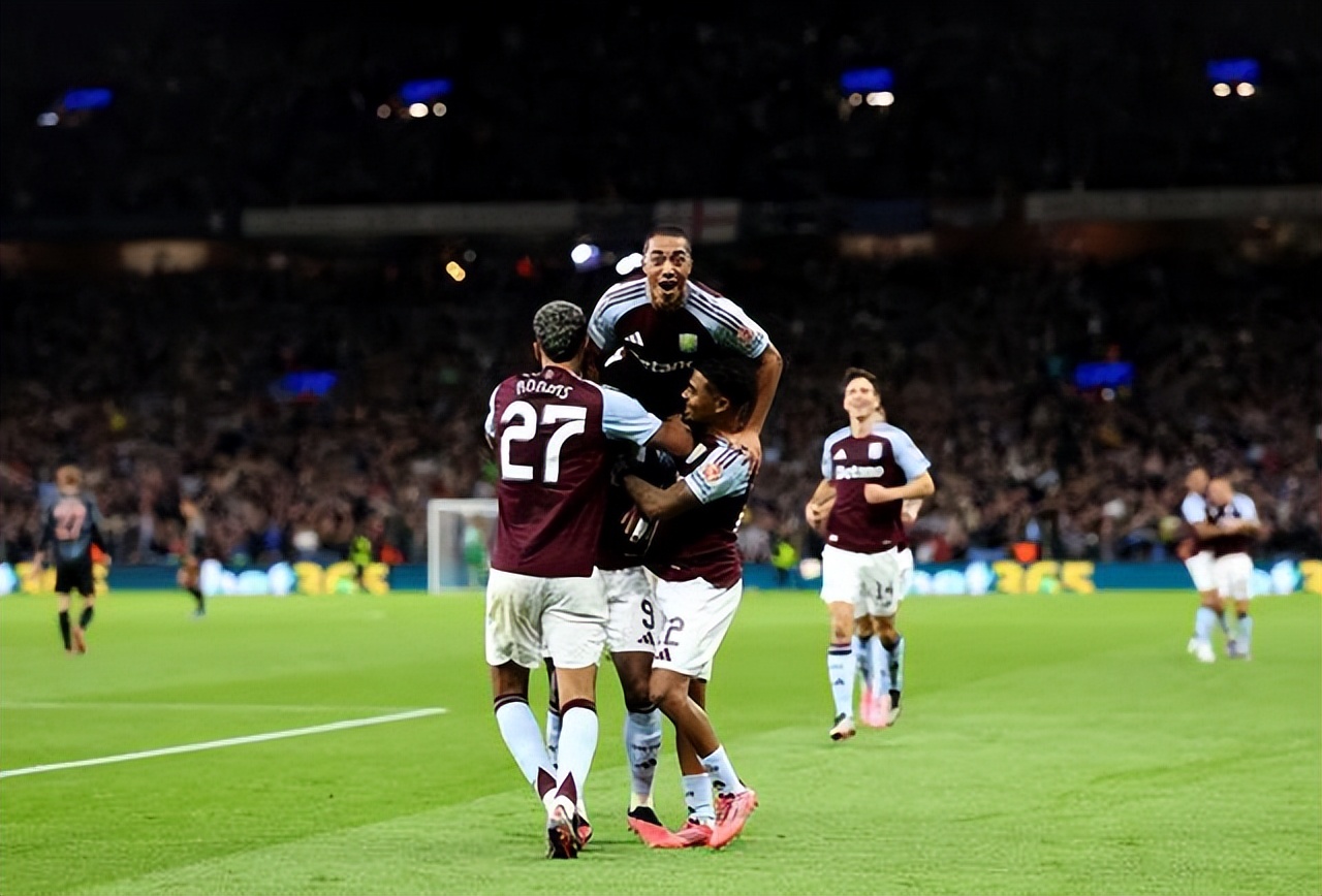 多特蒙德主场迎战对手,全队备战认真 多特蒙德主场迎战对手,全队备战认真