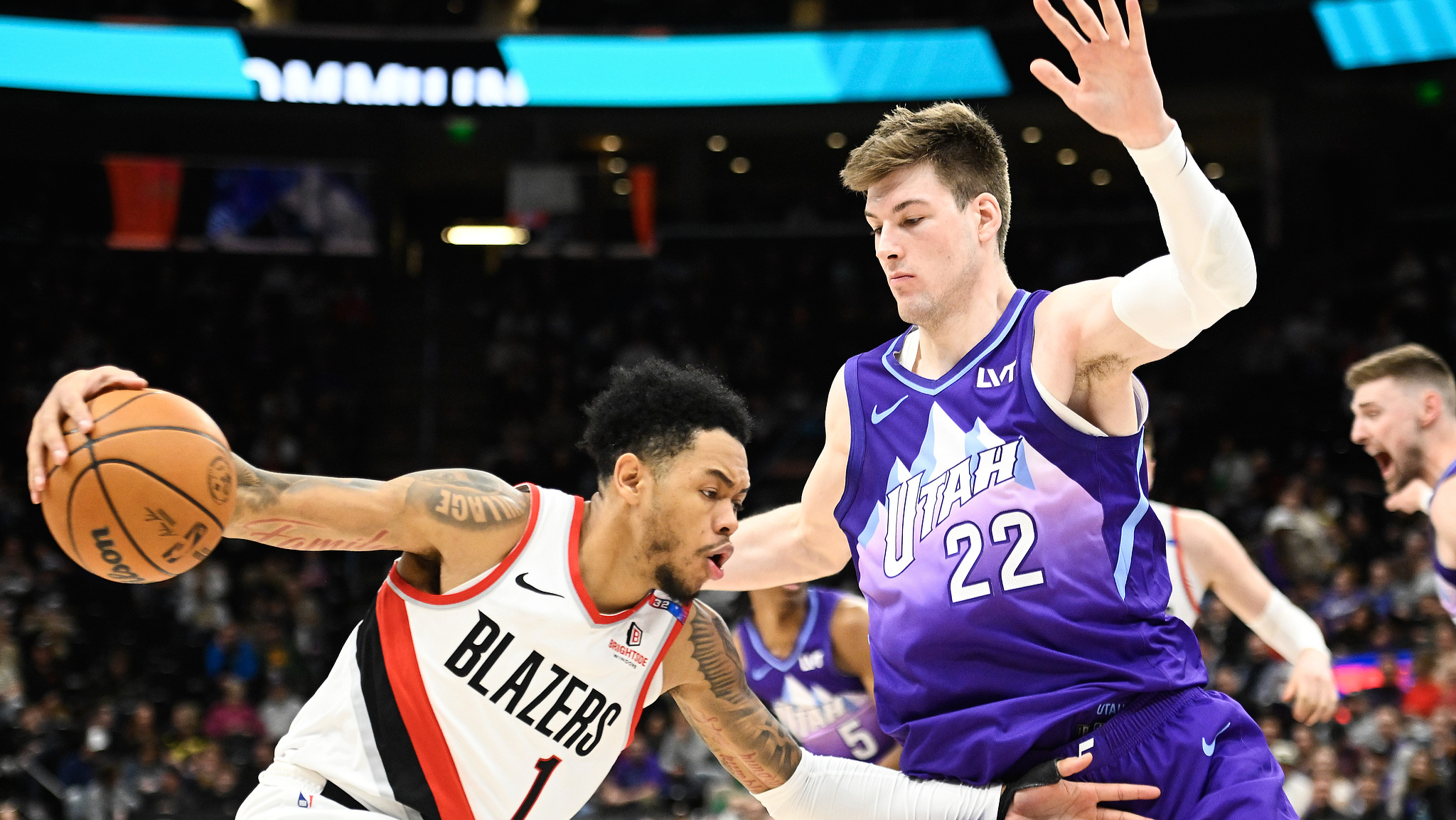 关于开拓者后卫连续砍分,助球队获胜的信息 关于开拓者后卫连续砍分,助球队获胜的信息