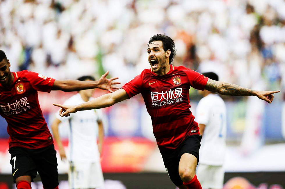 广州遭遇主场失利,卫冕形势堪忧 广州遭遇主场失利,卫冕形势堪忧