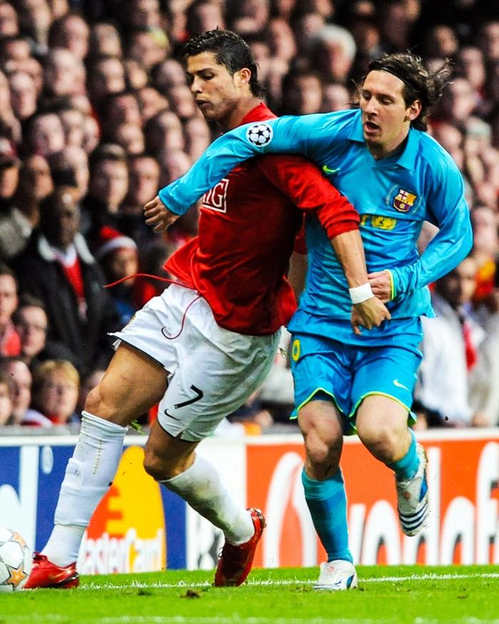 精英对决，曼联巴萨劲炸足球舞台