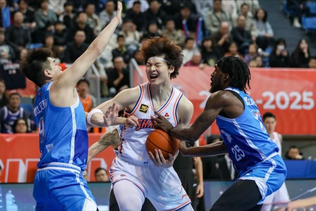 开云体育登录-上海男篮势不可挡，励志走向胜利道路的简单介绍