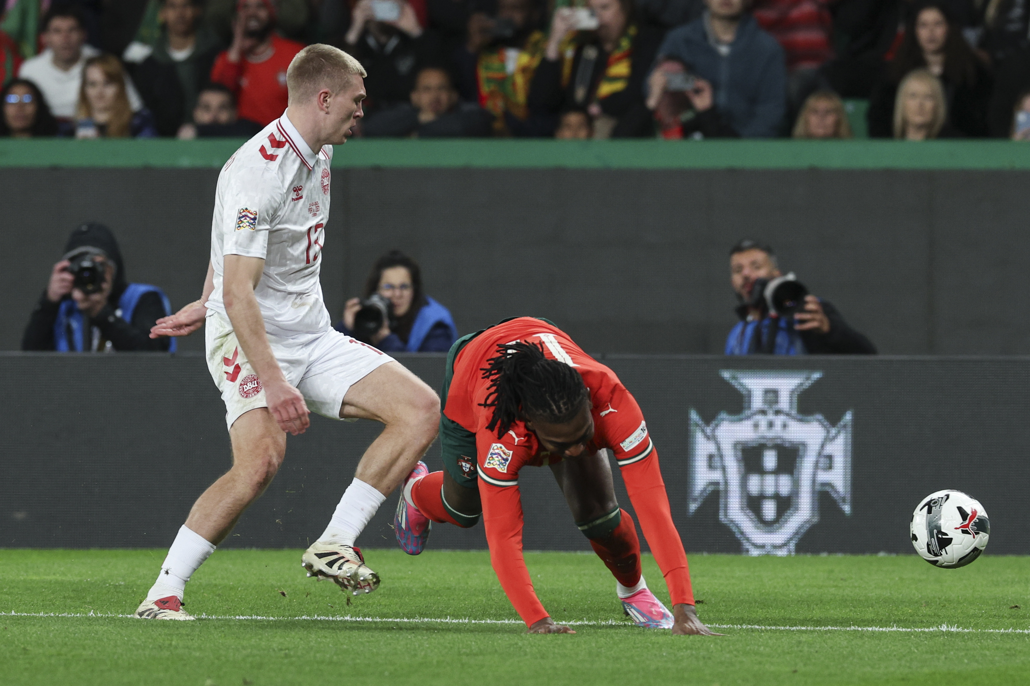 开云体育登录-欧国联比赛决赛加时赛,胜负悬念难解