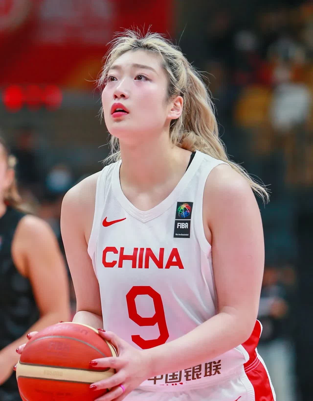 开云下载-加拿大女篮强势晋级,冲刺金牌