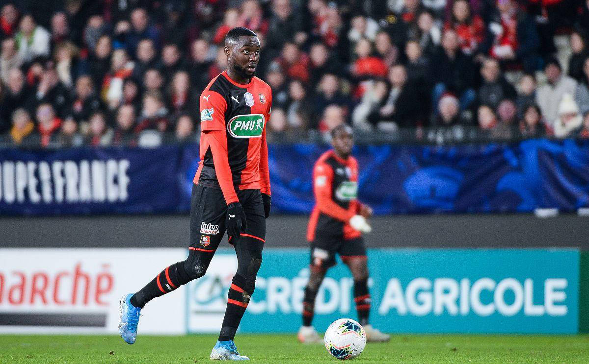 包含甘冈主场大捷,以球优势击败对手的词条 包含甘冈主场大捷,以球优势击败对手的词条