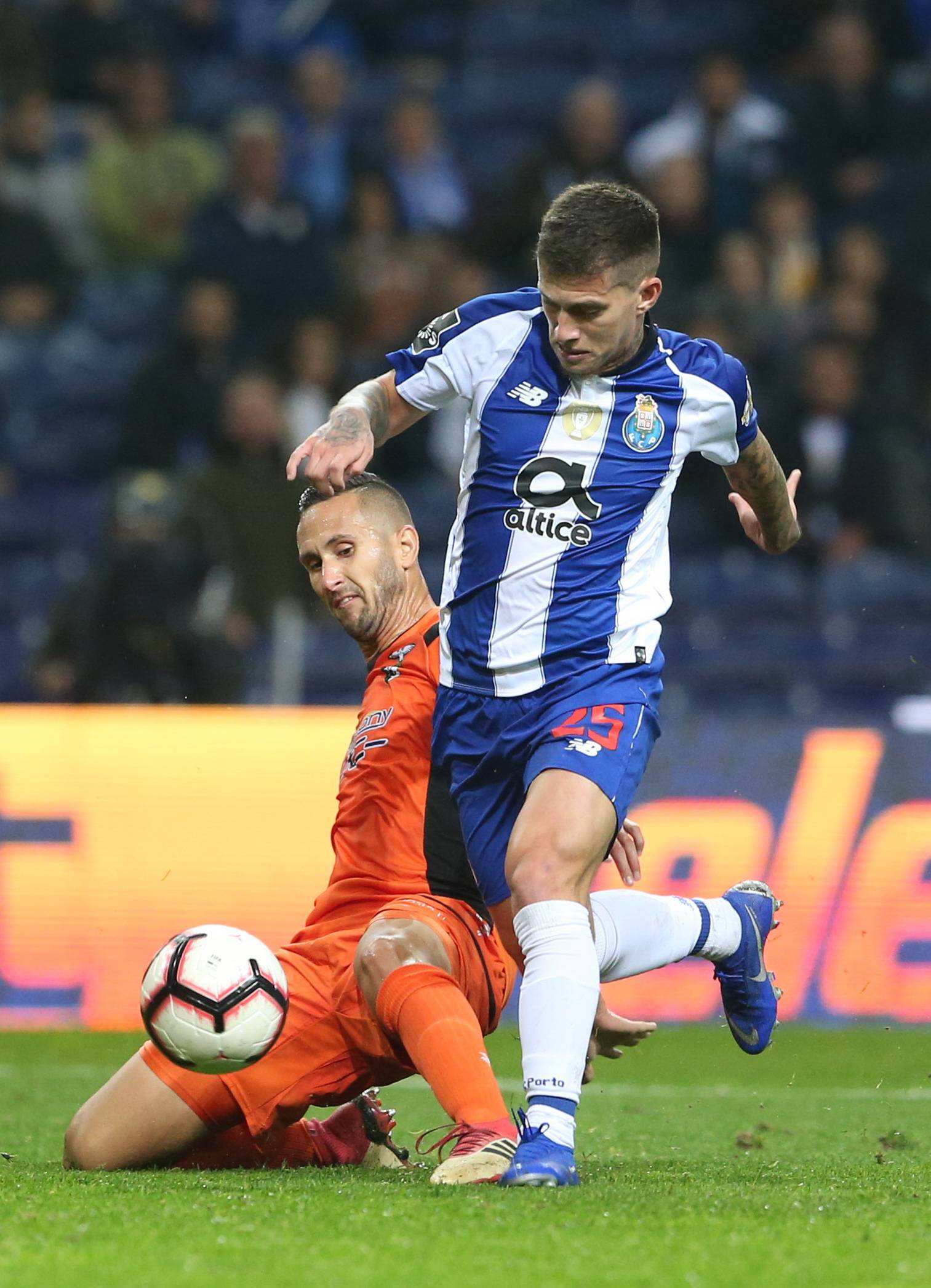 开云体育官方网站-包含南美洲球员在欧洲俱乐部赛赛场脱颖而出的词条