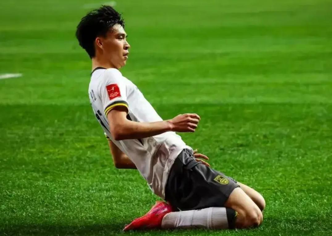 开云体育app-亚洲球员新秀在联赛中崭露头角