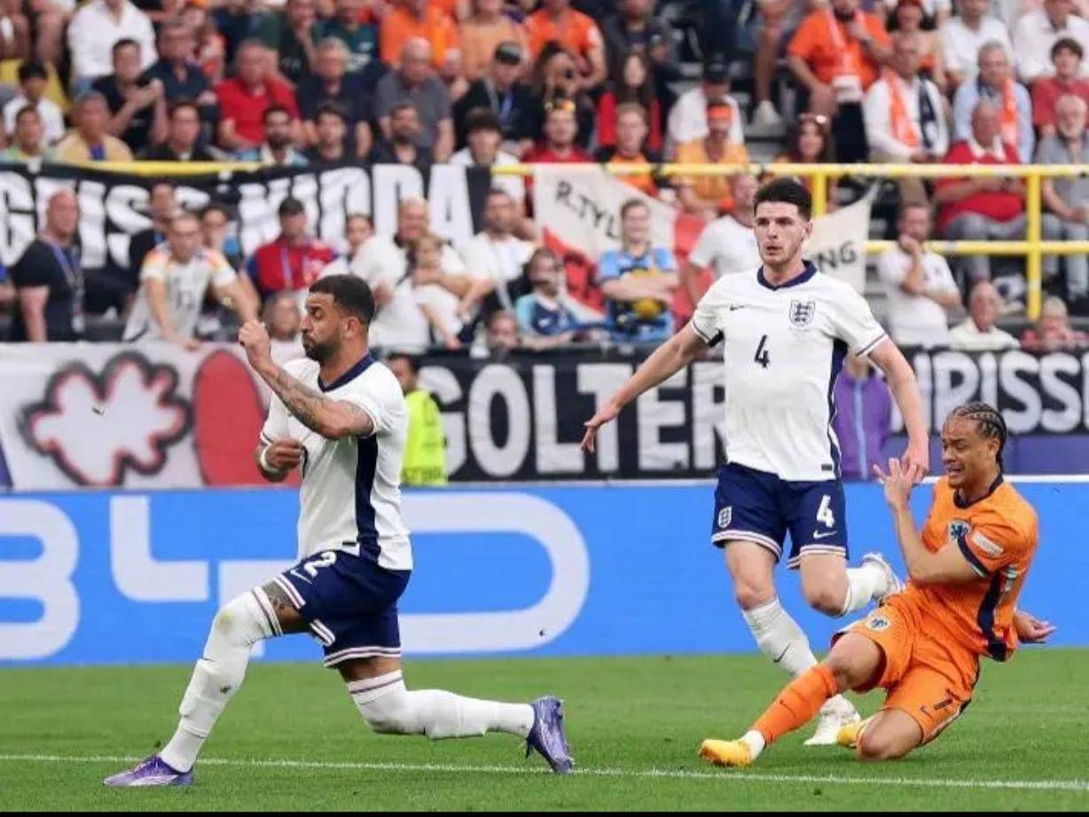 英格兰队成功挺进国际赛事的半决赛 英格兰队成功挺进国际赛事的半决赛