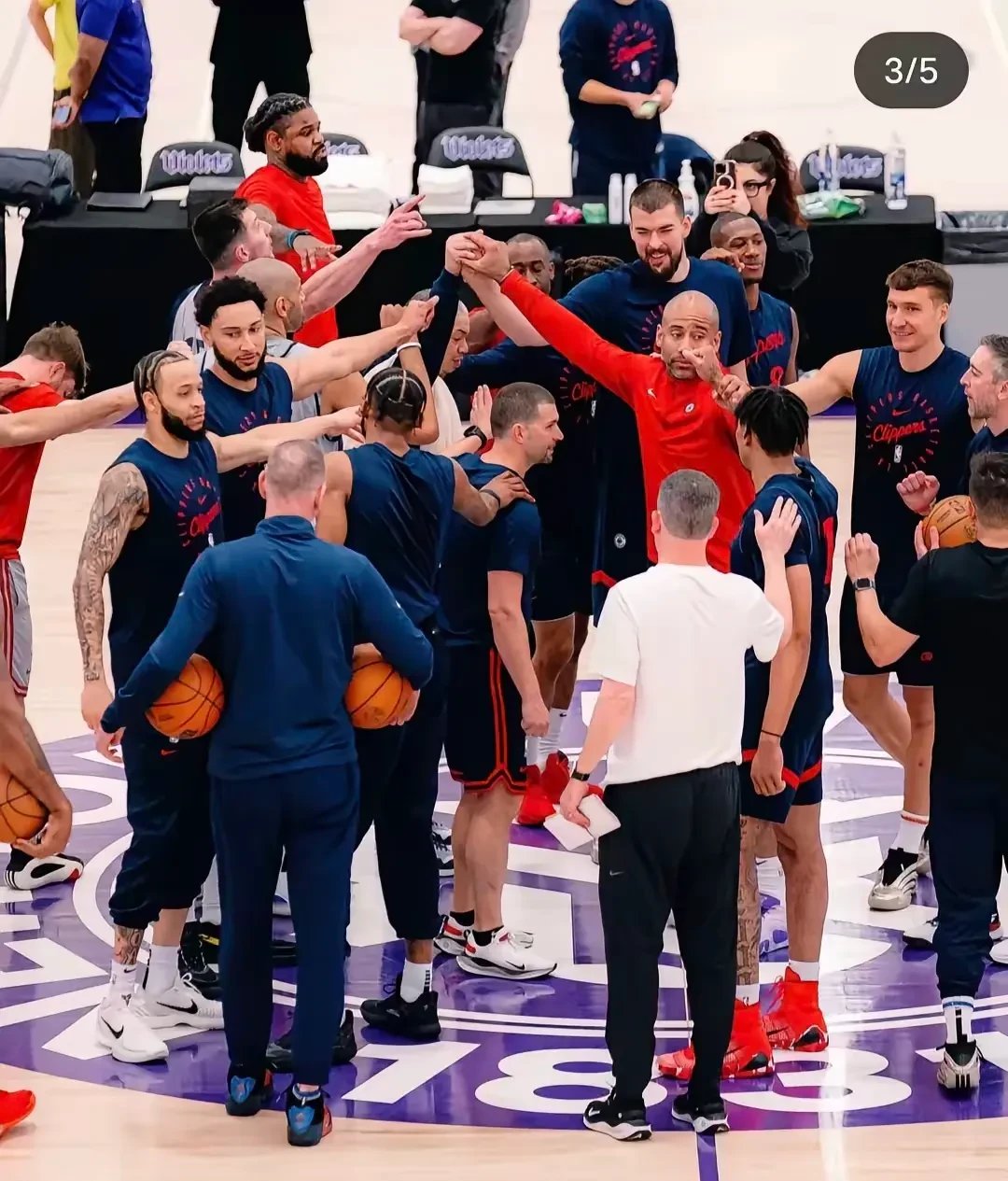 开云APP-魔术队掀起反击潮流，大胜尼克斯队