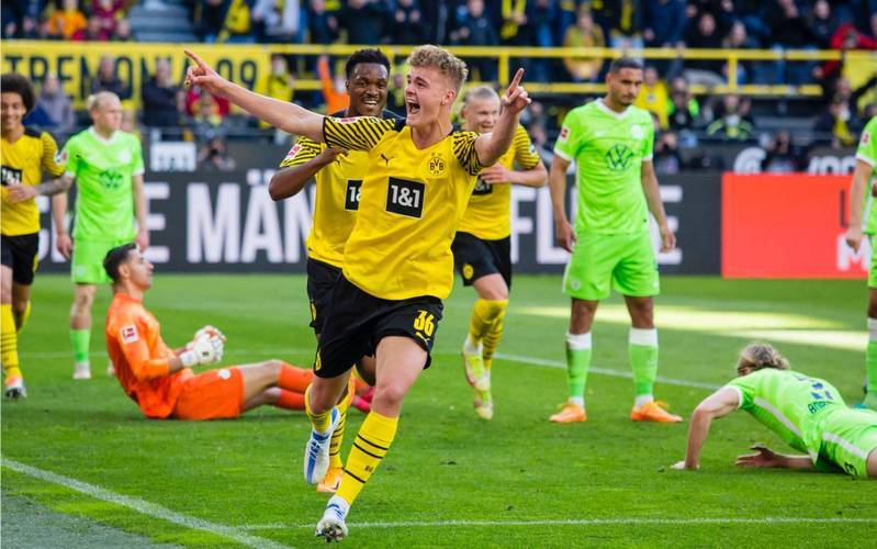 开云体育入口-包含多特蒙德主场胜沃尔夫斯堡继续德甲榜首位置的词条