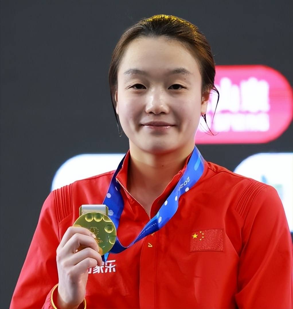 跳水比赛花样多，中国队占据优势