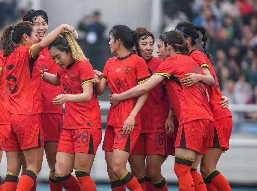 开云APP-喜气洋洋迎接胜利：中国女足战绩斐然