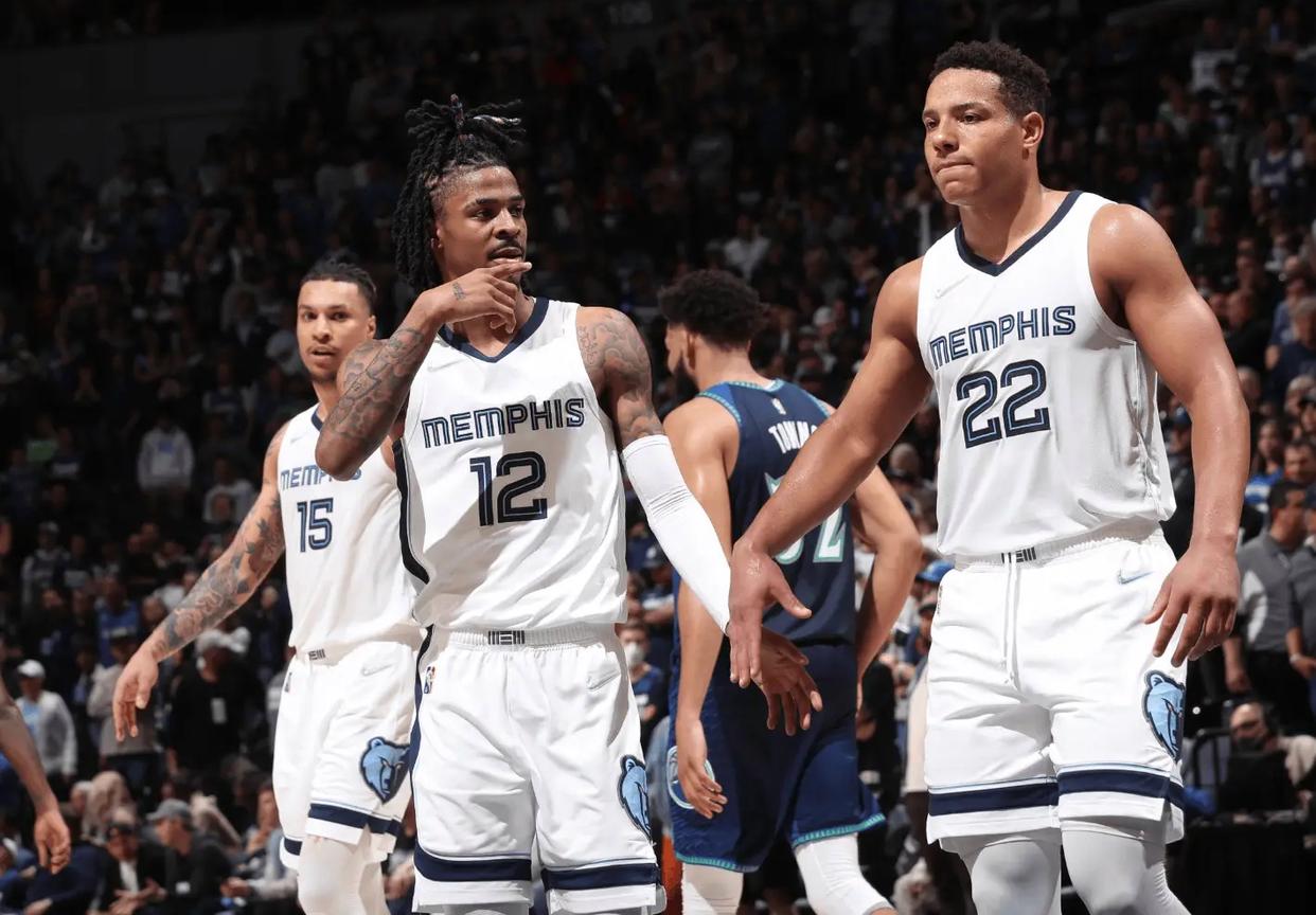 灰熊队队员伤愈复出,备战下一轮 灰熊队队员伤愈复出,备战下一轮