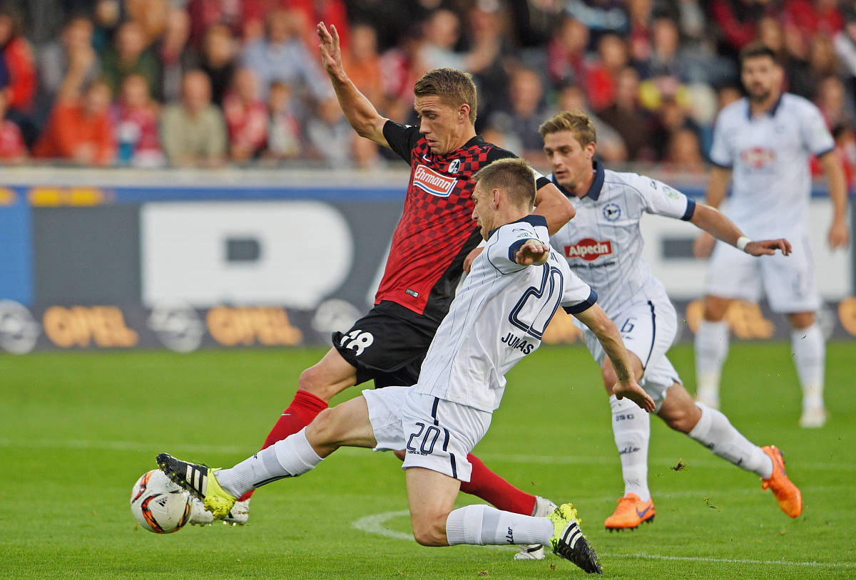 开云体育在线-弗莱堡足球俱乐部迎来转折，取得关键胜利