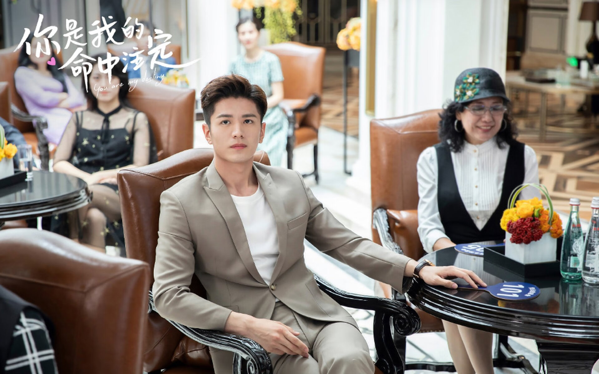 双线爆发,黄喜灿的亚洲之光与英格兰的铁血征服