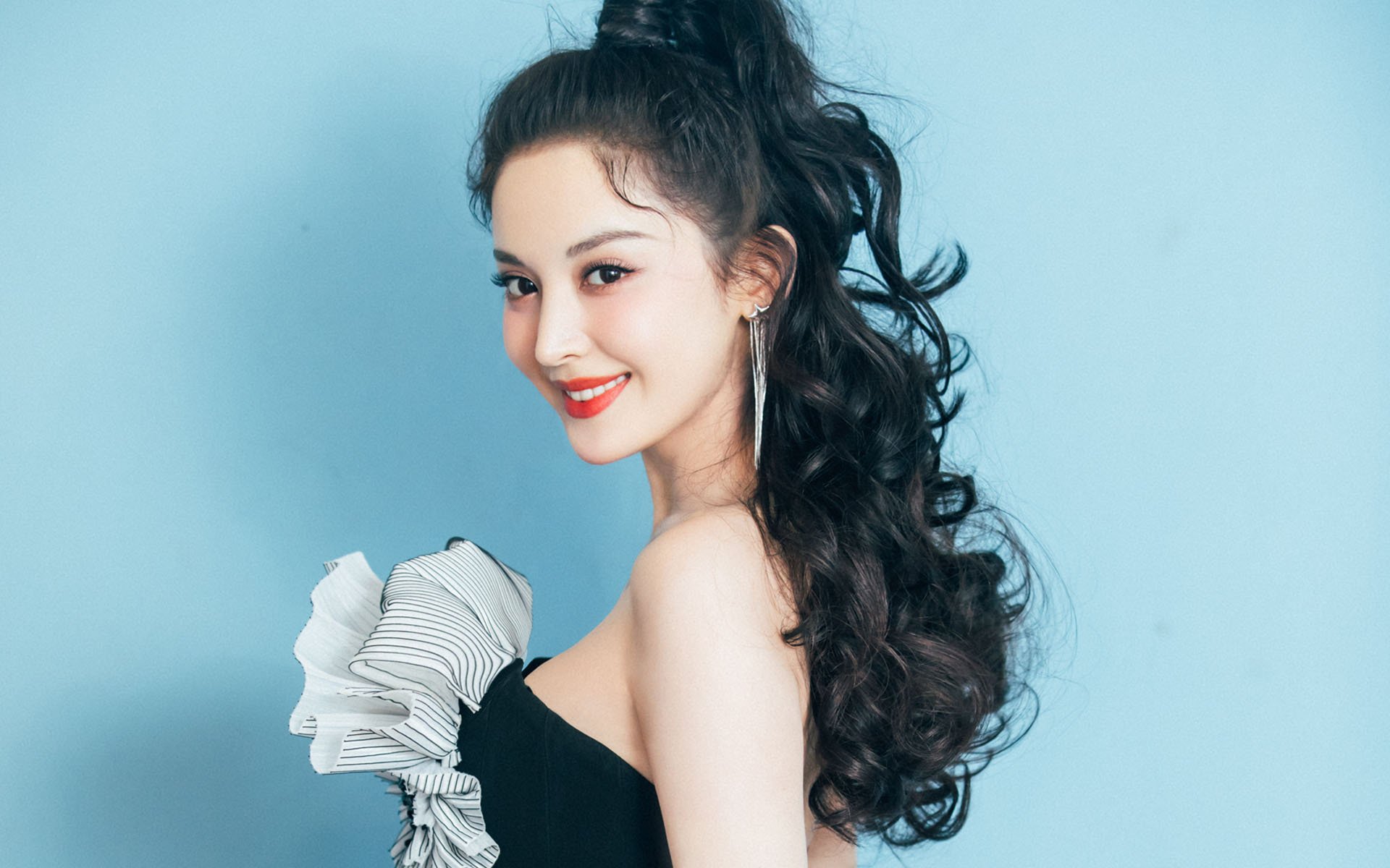 开云体育中国-绿茵风暴，乌拉圭横扫加纳，基米希于年度焦点之战完成终极接管